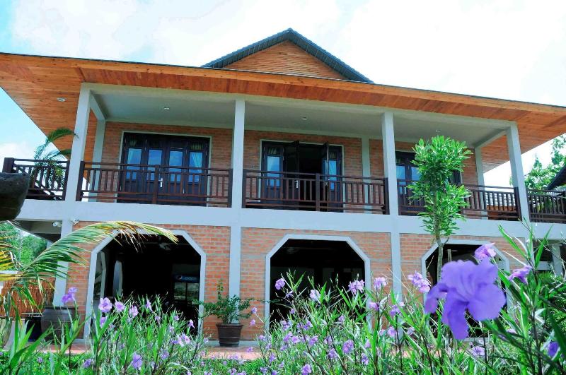 هتل Vela Phu Quoc Resort