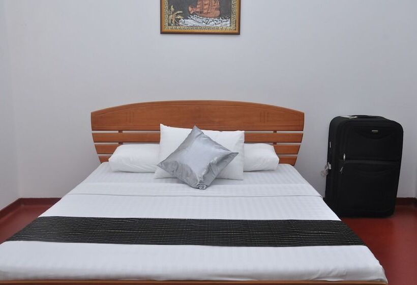 Отель Kurumba Hills