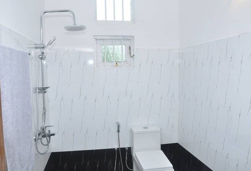 Отель Kurumba Hills