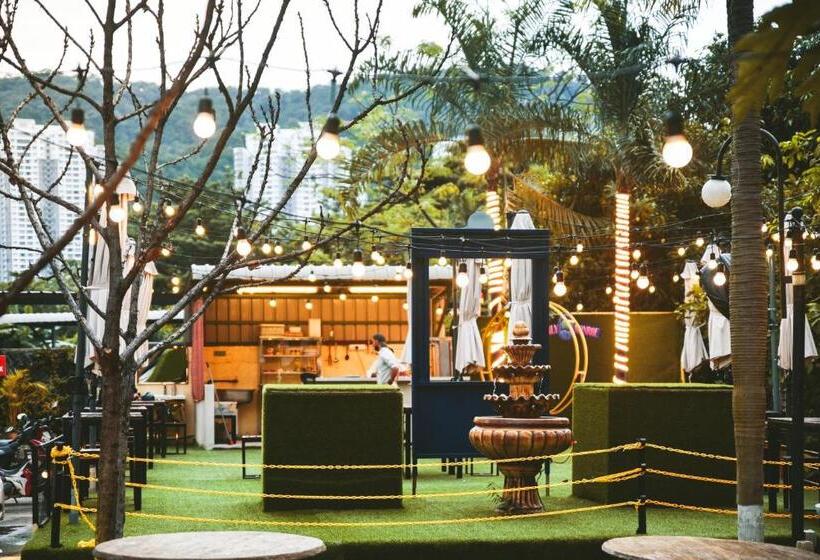 Leisure Cove Hotel & Apartments