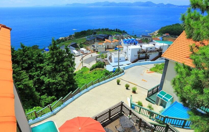 Namhae Montmartre Pension