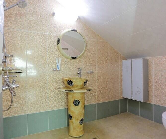 Namhae Montmartre Pension