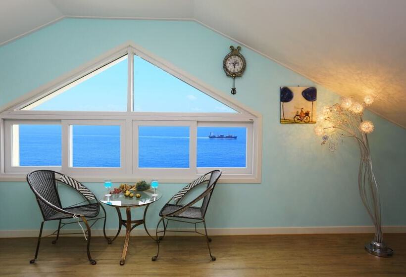 Namhae Montmartre Pension