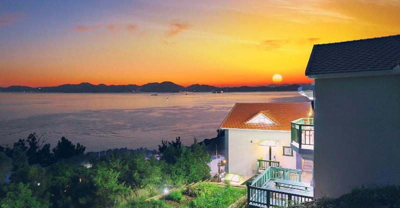 Namhae Montmartre Pension