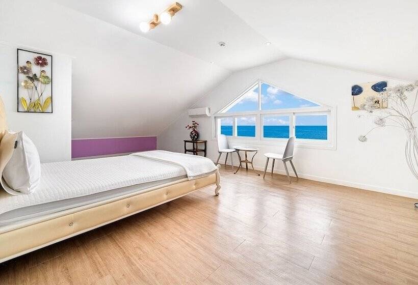 Namhae Montmartre Pension