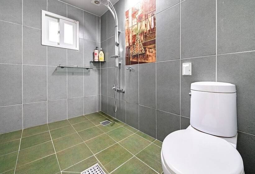 Namhae Montmartre Pension