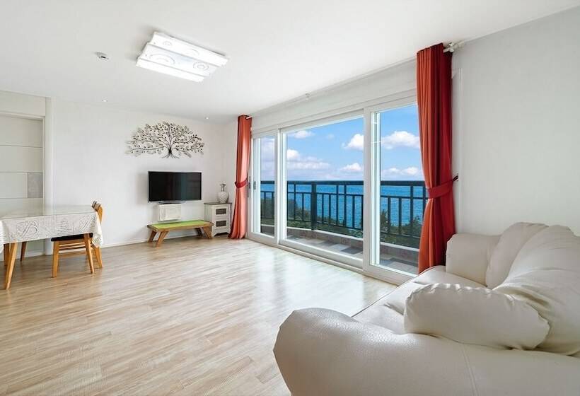 Namhae Montmartre Pension