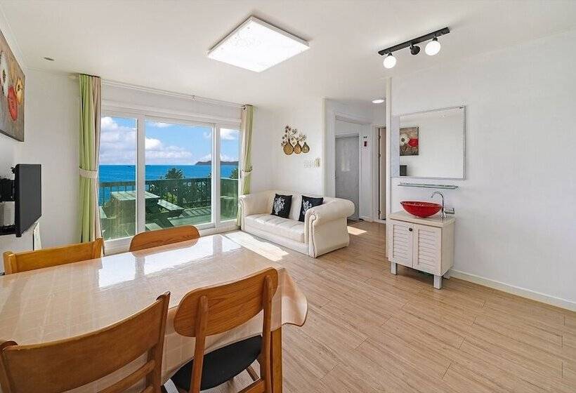 Namhae Montmartre Pension