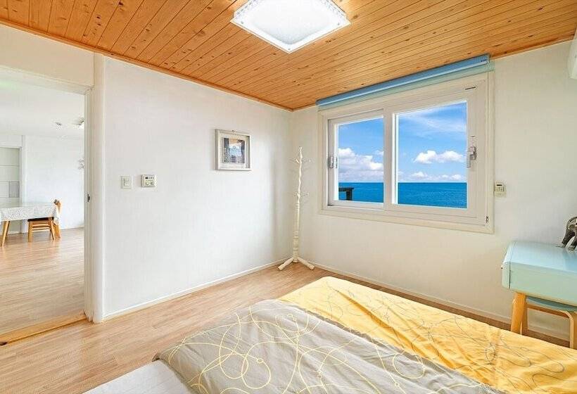 Namhae Montmartre Pension