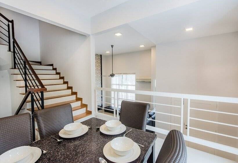 New Corner Shamrock Beach Villas Seaview