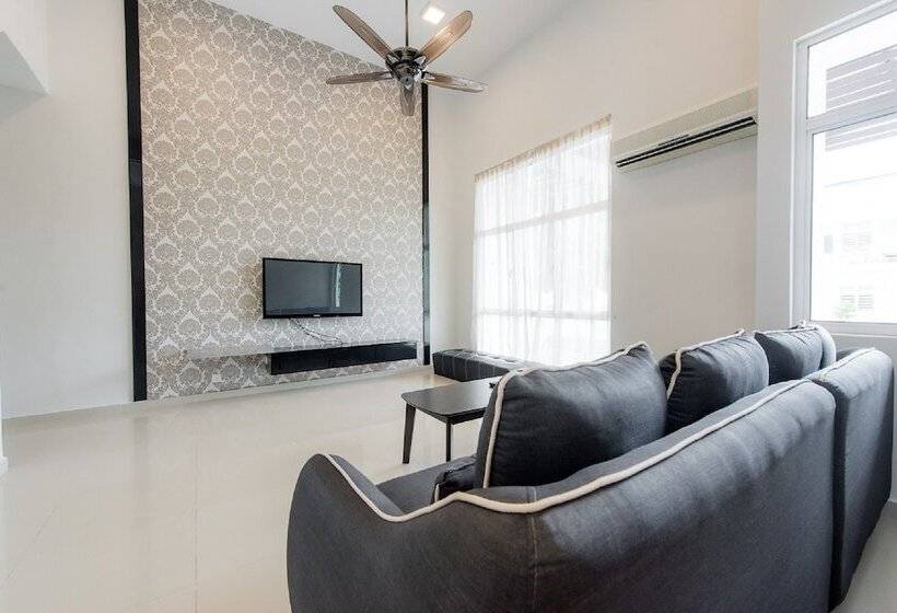 New Corner Shamrock Beach Villas Seaview