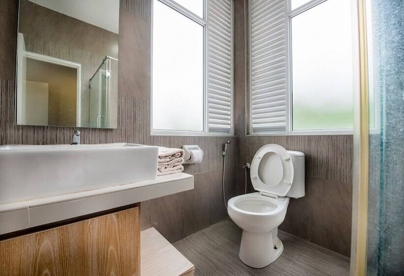 New Corner Shamrock Beach Villas Seaview