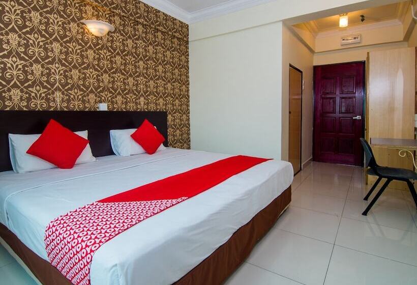 OYO 528 Sea Princess Hotel