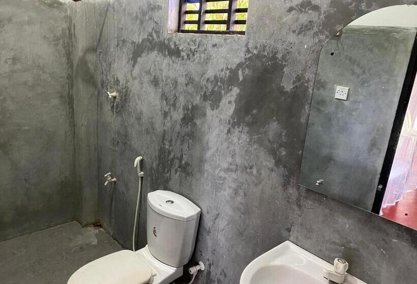 Пансион Asanka Surf House & Resturant