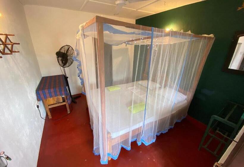 Пансион Asanka Surf House & Resturant