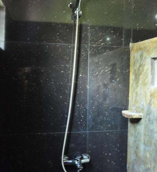 بنسيون Asantha Guest House