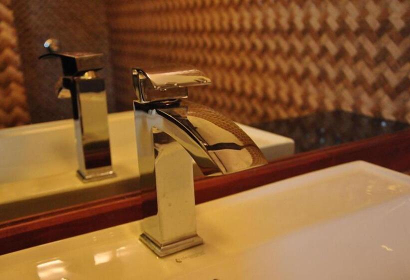 بنسيون Asantha Guest House