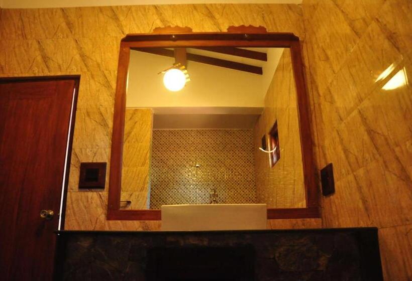 بنسيون Asantha Guest House