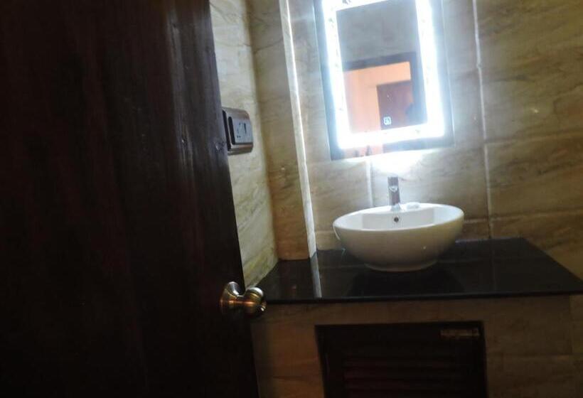 بنسيون Asantha Guest House