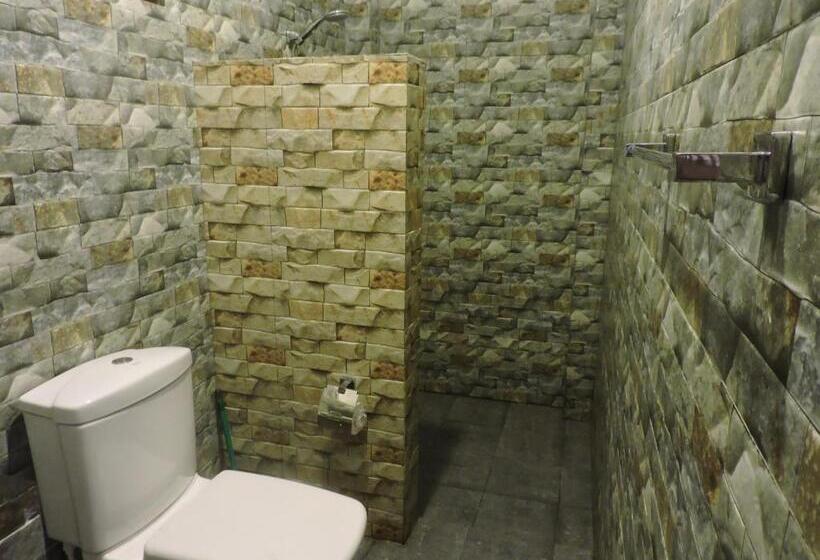 بنسيون Asantha Guest House