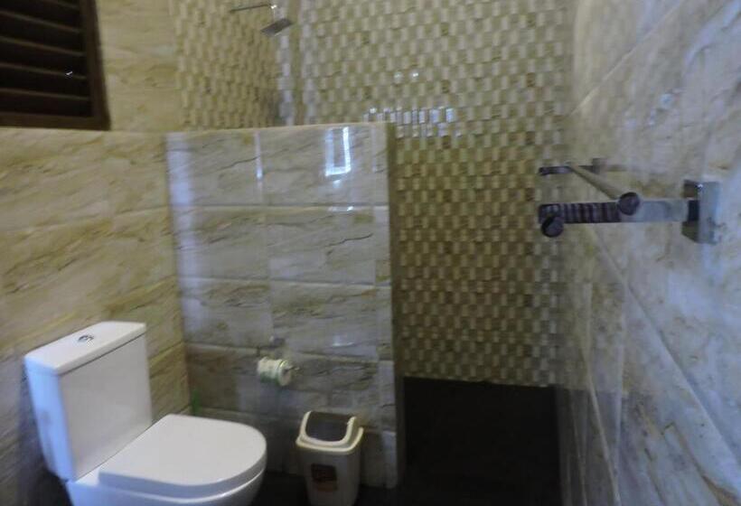 بنسيون Asantha Guest House