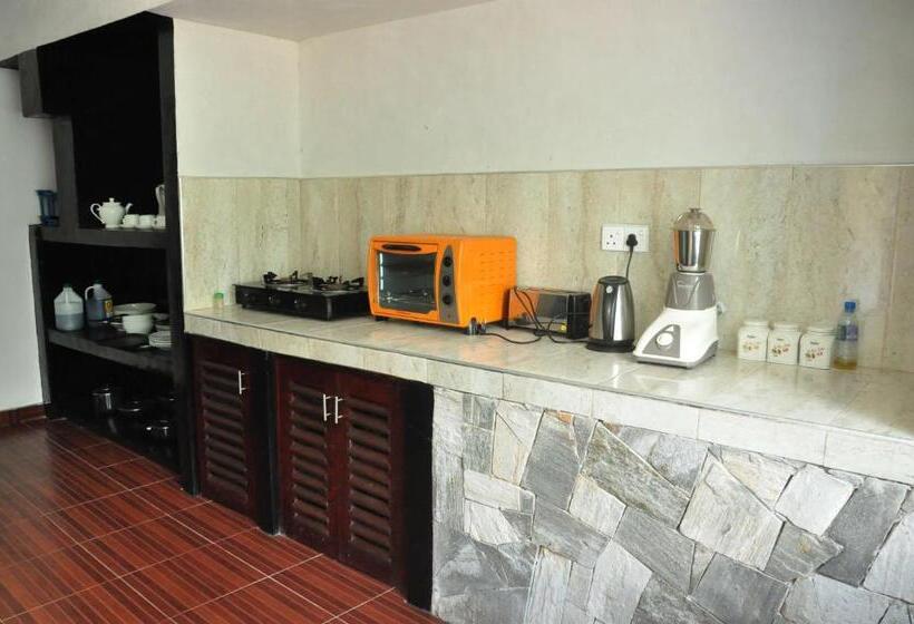 بنسيون Asantha Guest House