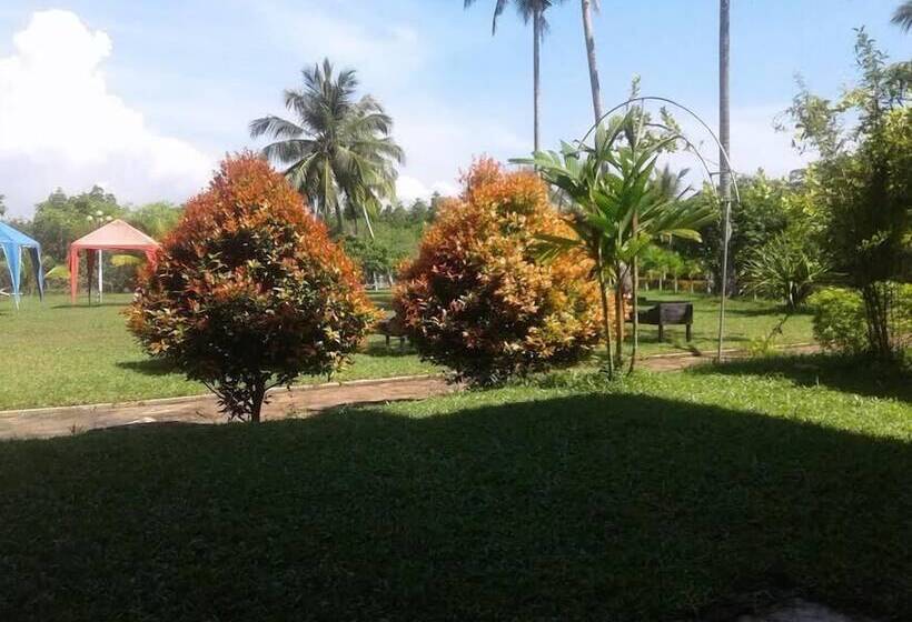 Пансион Cinnamon Lake Inn