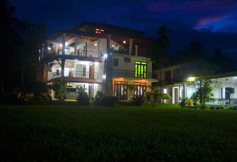 Пансион Cinnamon Lake Inn