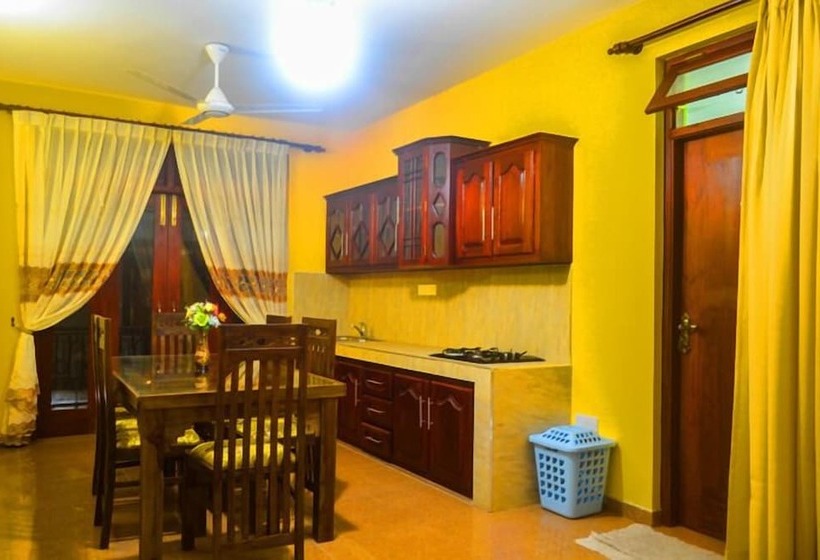 Пансион Cinnamon Lake Inn