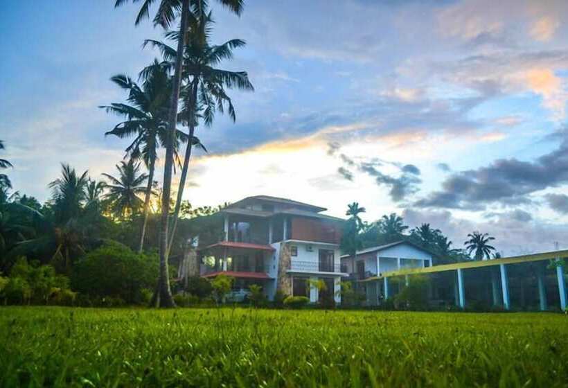 Пансион Cinnamon Lake Inn