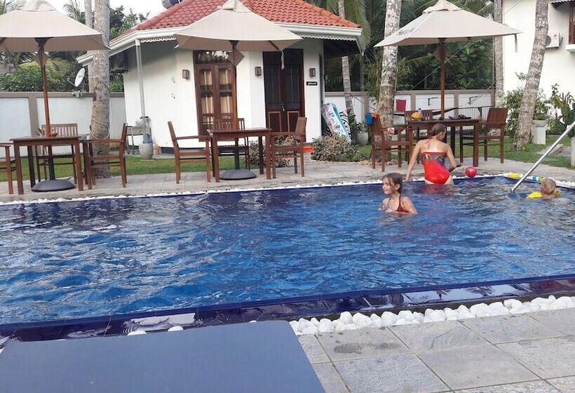 بنسيون Helis Place