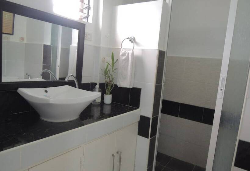 פנסיון L&m Hearthstones Lodge