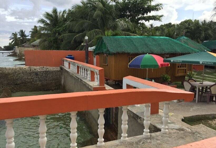 پانسیون Maxvir Inn Beach Resort