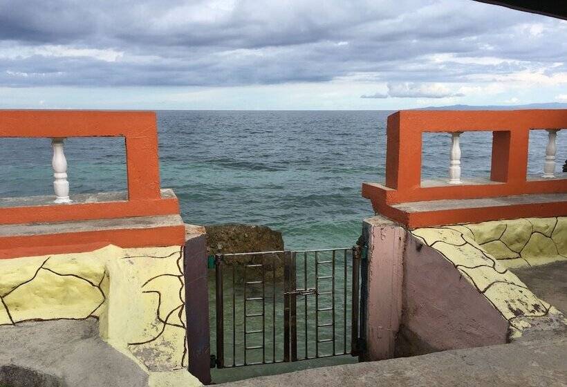 پانسیون Maxvir Inn Beach Resort