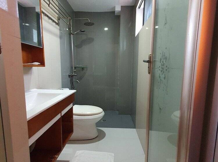 پانسیون Moalboal Tropics