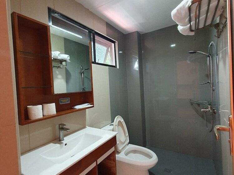 پانسیون Moalboal Tropics