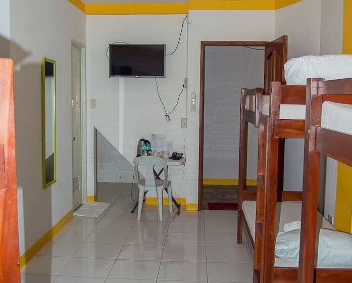 پانسیون Moalboal Tropics