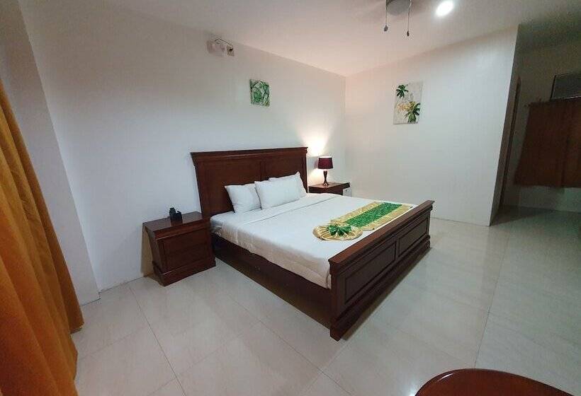 پانسیون Moalboal Tropics