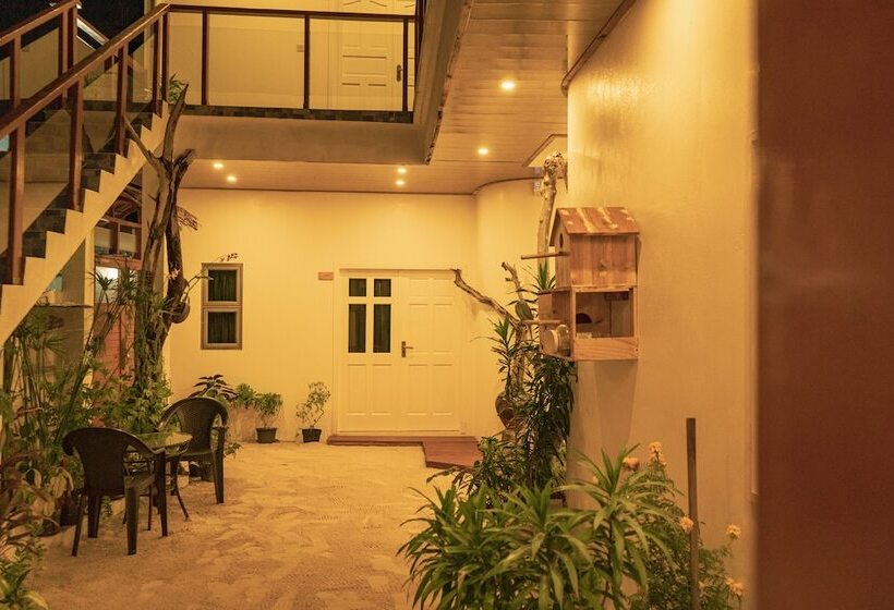 پانسیون Nala Island Village