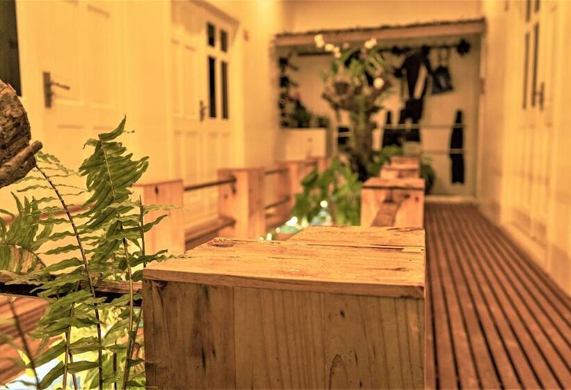 پانسیون Nala Island Village