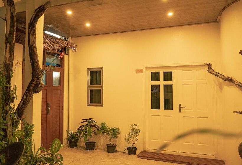 پانسیون Nala Island Village