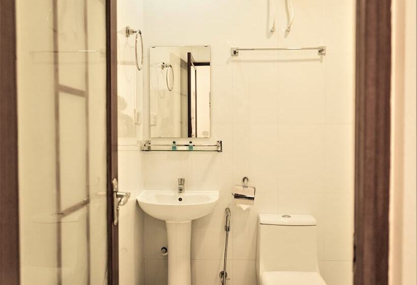 پانسیون Nala Island Village