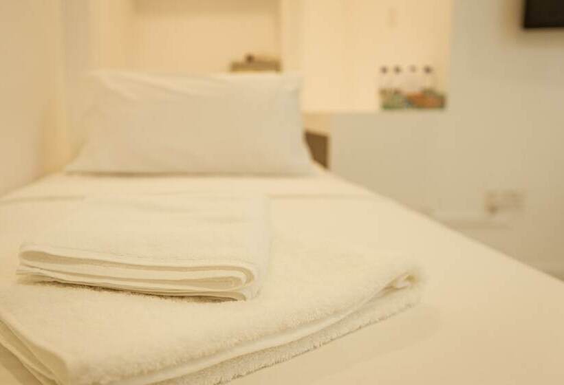 پانسیون Nala Island Village