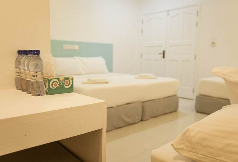 پانسیون Nala Island Village