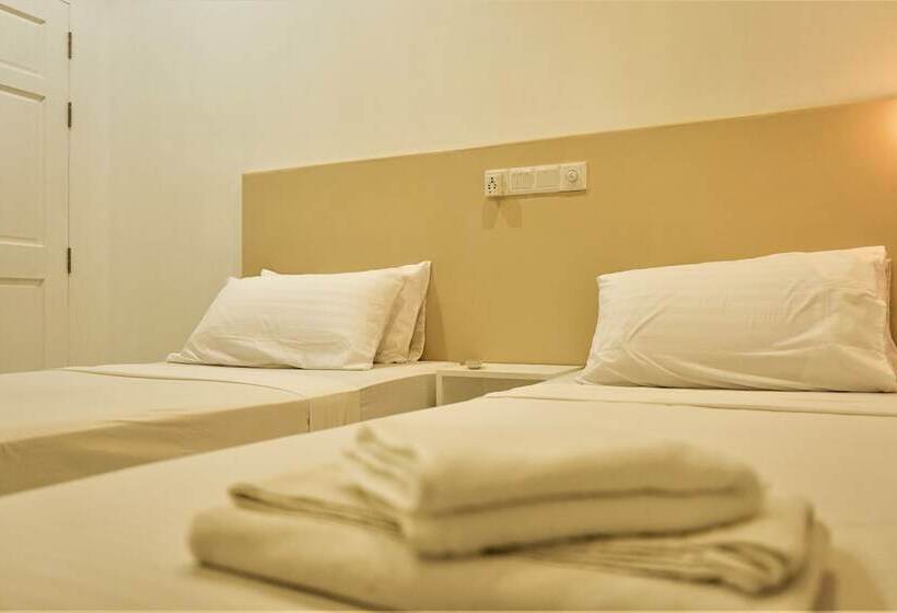 پانسیون Nala Island Village