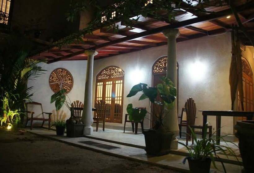 بنسيون Srimalis Residence