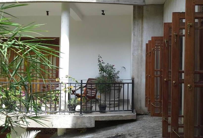 بنسيون Srimalis Residence