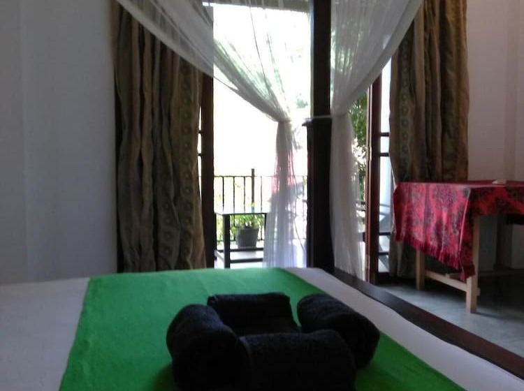 بنسيون Srimalis Residence