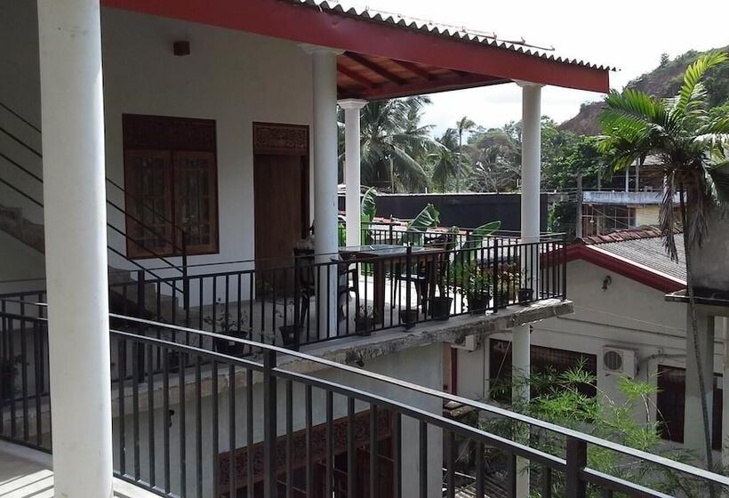 بنسيون Srimalis Residence