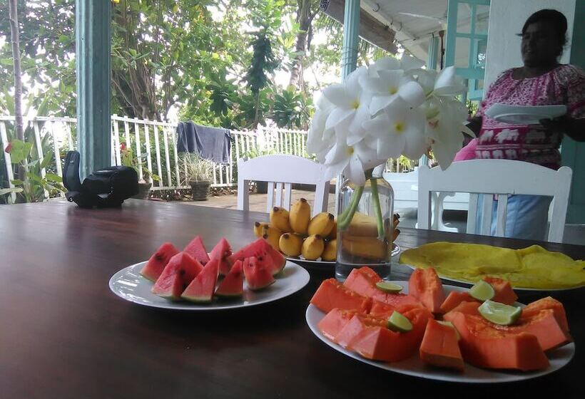 Пансион Talalla Bay Beach